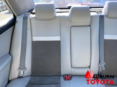 Used 2013 Toyota Camry XLE w/ Leather Pkg FWD image 18