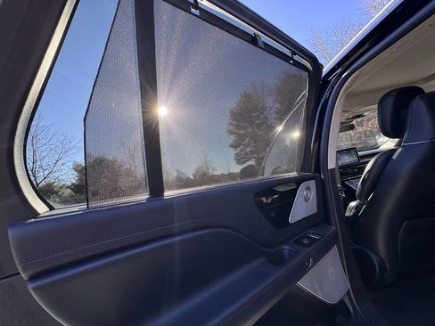 Used 2020 Lincoln Aviator Reserve w/ Equipment Group 202A image 15