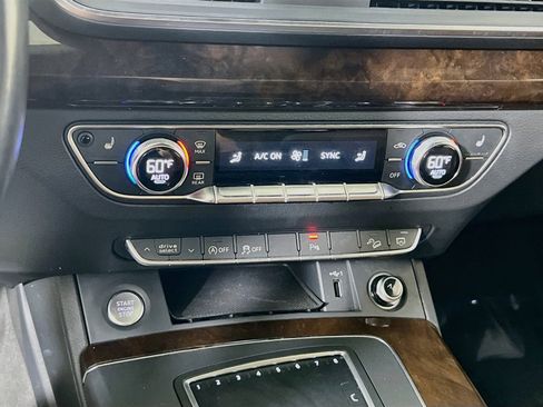 Used 2018 Audi Q5 2.0T Premium Plus w/ Premium Plus Package AWD/4WD image 16