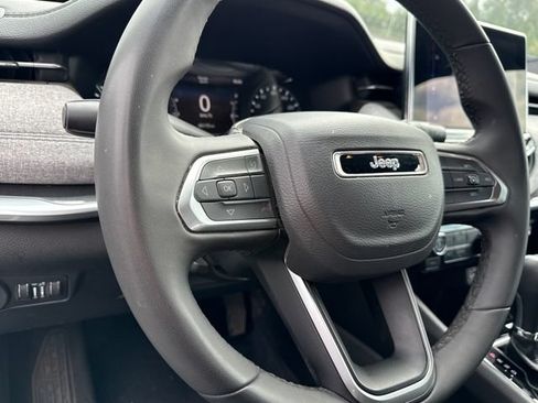 Used 2024 Jeep Compass Latitude AWD/4WD image 14