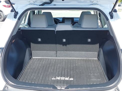 Used 2022 Toyota Corolla Cross L image 12