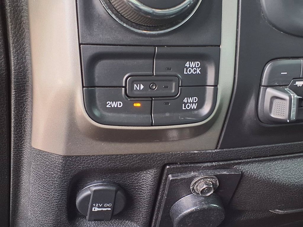 Used 2019 RAM 1500 Classic SLT AWD/4WD image 28