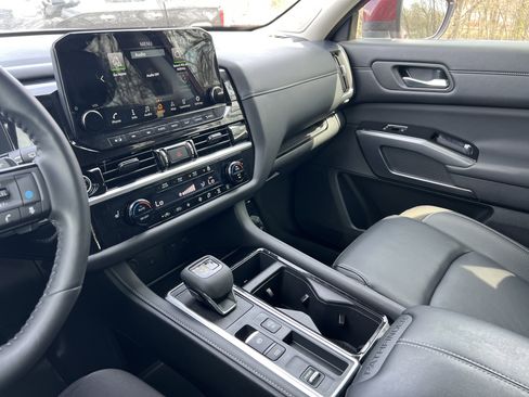 Certified 2024 Nissan Pathfinder SL w/ SL Premium Package image 20