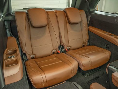 New 2026 Mercedes-Benz GLS 450 4MATIC image 33