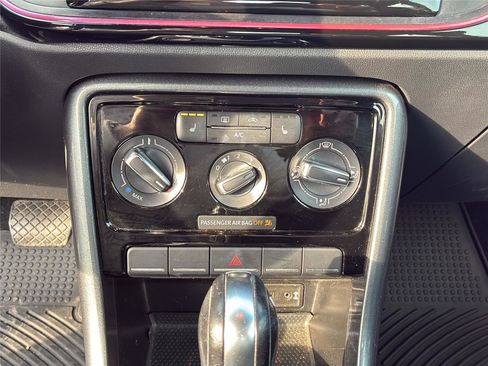 Used 2017 Volkswagen Beetle #PinkBeetle image 25