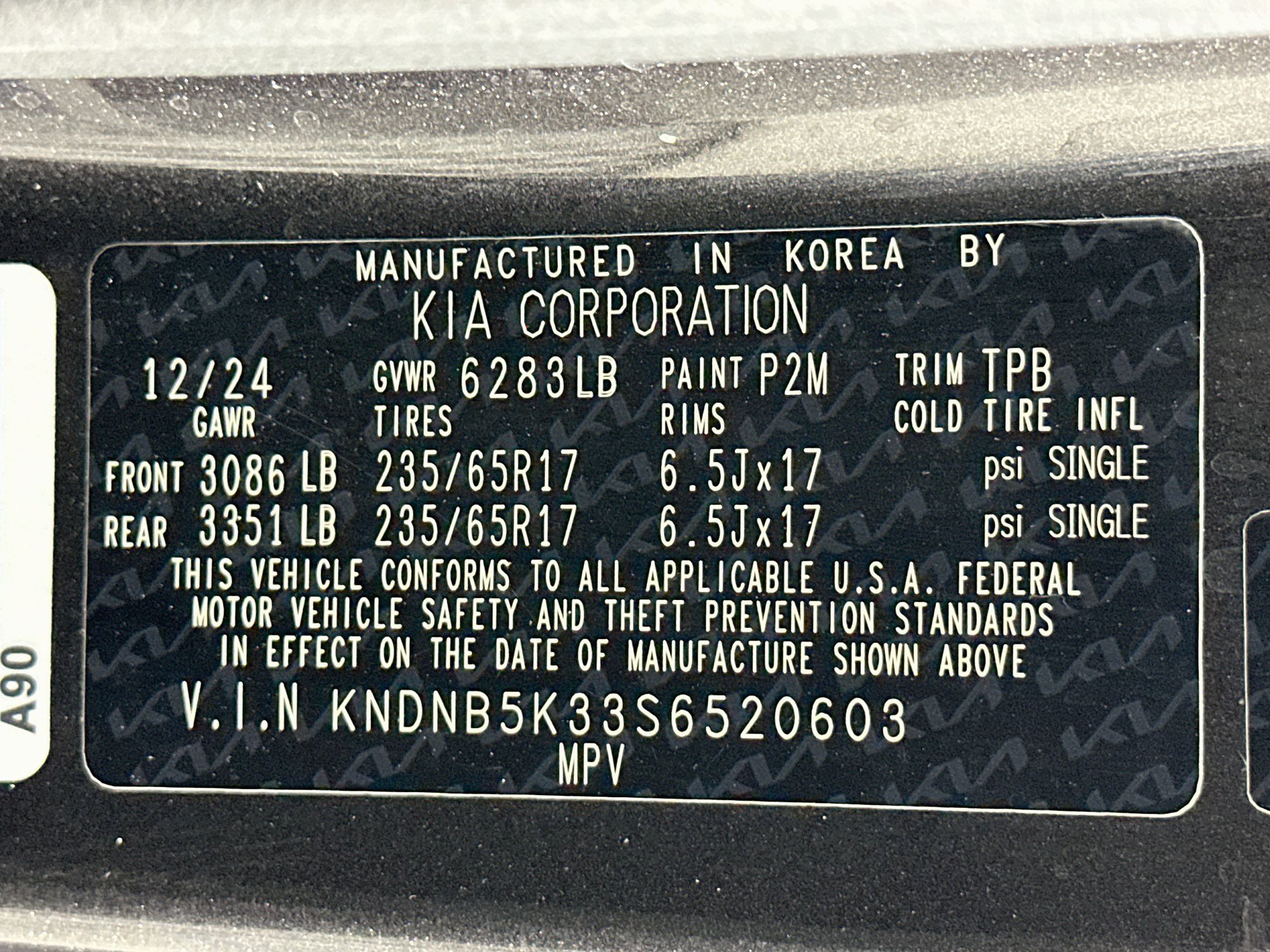 Used 2025 Kia Carnival FWD image 12