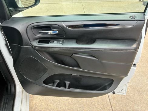 Used 2015 Dodge Grand Caravan SE FWD image 15