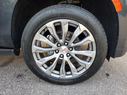 Used 2021 GMC Yukon XL Denali w/ Denali Ultimate Package AWD/4WD image 5