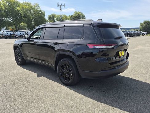 Used 2024 Jeep Grand Cherokee L Altitude AWD/4WD image 5