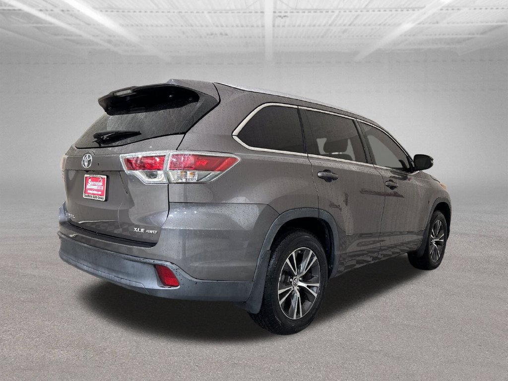 Used 2016 Toyota Highlander XLE AWD/4WD image 5
