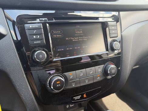 Used 2020 Nissan Rogue Sport S w/ Appearance Package image 16