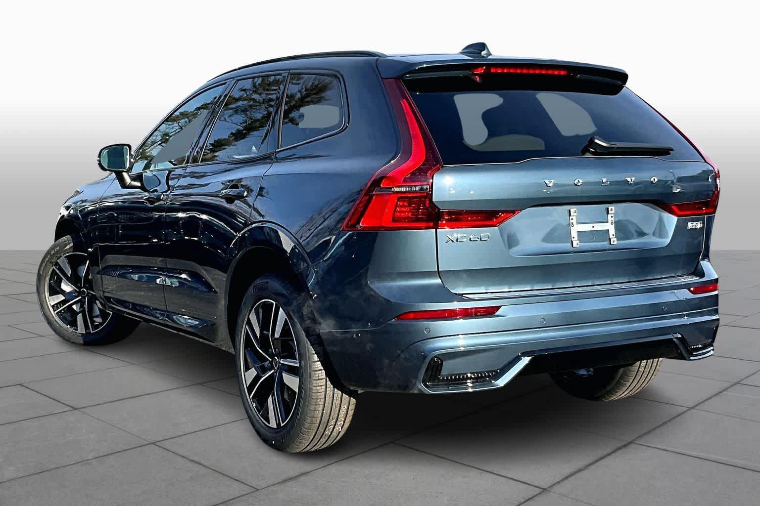 New 2026 Volvo XC60 B5 Plus w/ Protection Package Premier AWD/4WD image 3