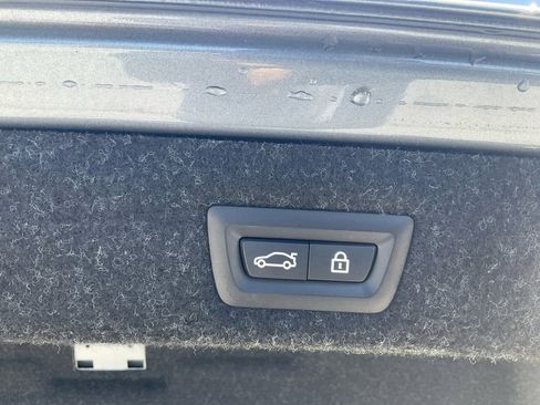 Used 2022 BMW 530e w/ M Sport Package image 11