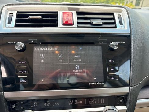 Used 2017 Subaru Outback 2.5i Limited AWD/4WD image 15