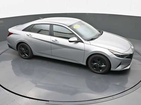 Used 2023 Hyundai Elantra SEL w/ Preferred Accessory Package FWD image 36