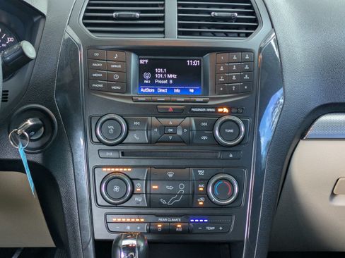 Used 2016 Ford Explorer FWD image 18