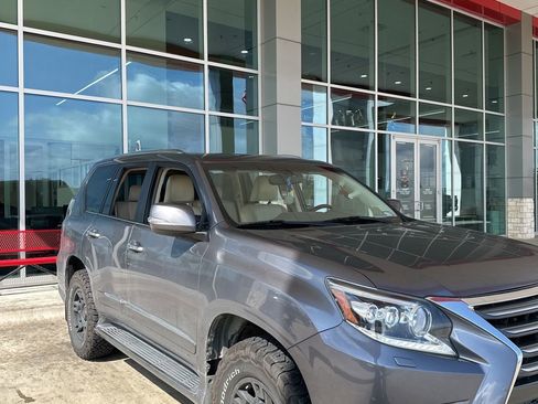 Used 2015 Lexus GX 460 w/ Premium Package AWD/4WD image 12