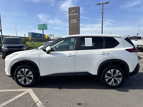 Used 2023 Nissan Rogue SV image 7