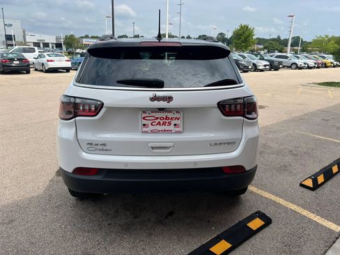 Used 2025 Jeep Compass Limited AWD/4WD image 4