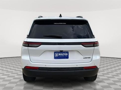 Used 2024 Jeep Grand Cherokee Limited w/ Black Appearance Package image 4