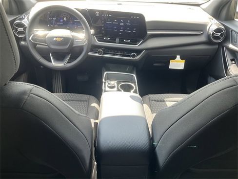 New 2026 Chevrolet Equinox LT image 17