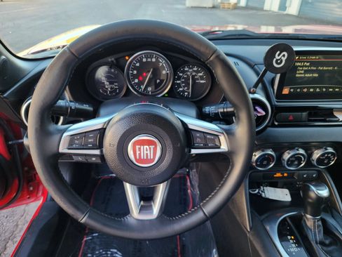 Used 2017 FIAT 124 Spider Lusso RWD image 12