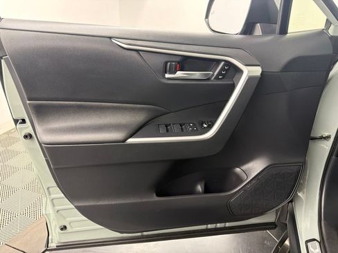 Used 2022 Toyota RAV4 XLE Premium AWD/4WD image 20