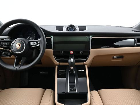 Used 2026 Porsche Macan AWD/4WD image 9