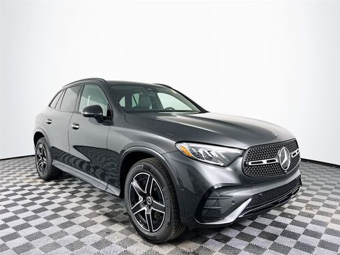 Used 2025 Mercedes-Benz GLC 300 4MATIC image 8