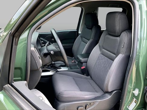 Certified 2025 Nissan Frontier SV RWD image 8