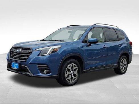 Used 2023 Subaru Forester Premium AWD/4WD image 3
