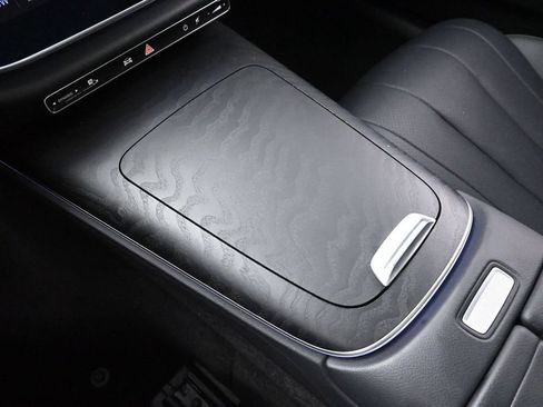 Used 2025 Mercedes-Benz E 350 Sedan image 45