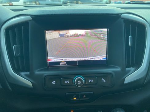 Used 2022 GMC Terrain SLE w/ Elevation Edition image 30