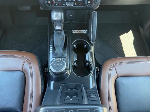 Used 2024 Ford Bronco Outer Banks AWD/4WD image 14