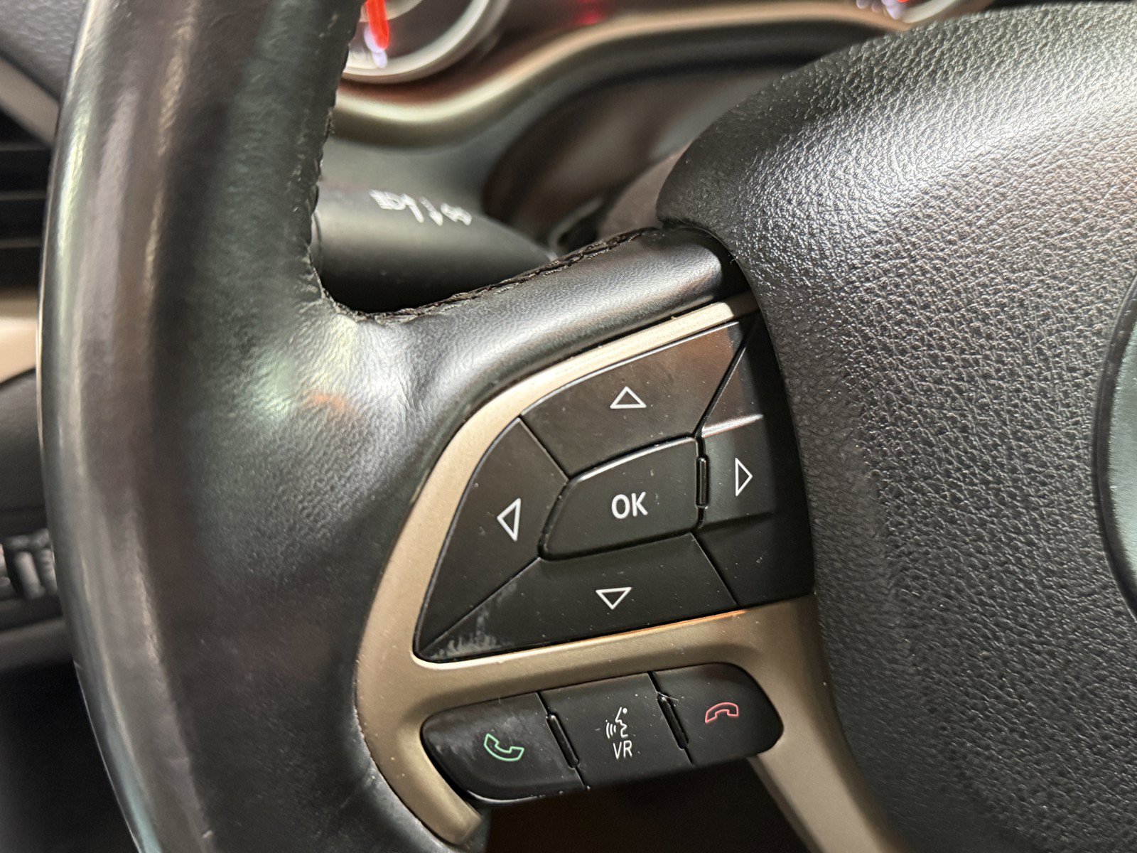 Used 2016 Jeep Cherokee Latitude AWD/4WD image 21