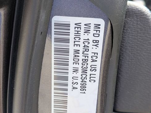 Used 2021 Jeep Grand Cherokee Limited AWD/4WD image 32
