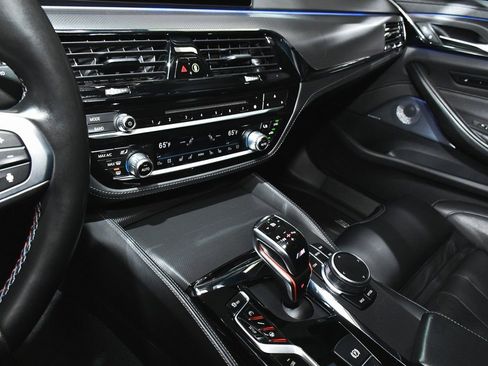 Used 2019 BMW M5 w/ Executive Package image 39