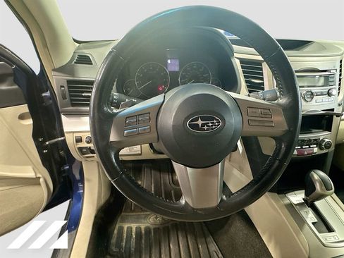 Used 2011 Subaru Outback 2.5i Premium AWD/4WD image 11