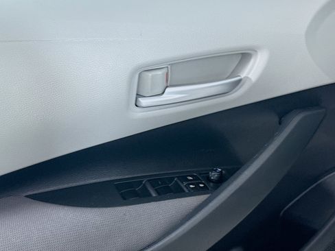 Used 2020 Toyota Corolla LE FWD image 23