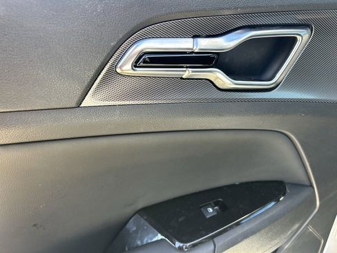 Used 2024 Kia Sportage SX image 22