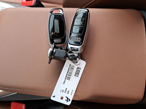 Used 2024 Audi Q8 e-tron Premium Plus w/ Premium Plus Package image 39