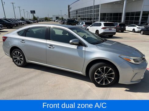 Used 2018 Toyota Avalon XLE FWD image 2