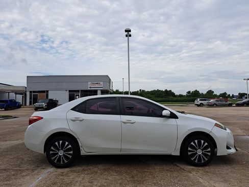 Used 2018 Toyota Corolla LE FWD image 4