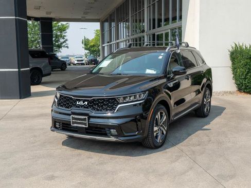 Certified 2023 Kia Sorento EX AWD/4WD image 3