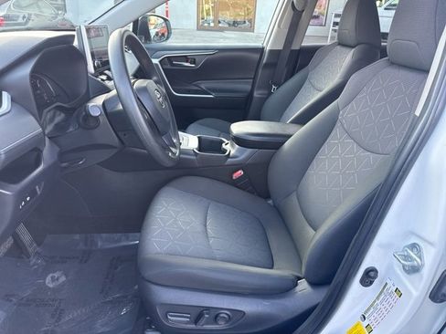 Used 2024 Toyota RAV4 XLE image 22