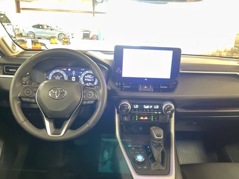 Used 2024 Toyota RAV4 Limited w/ Weather Package AWD/4WD image 17
