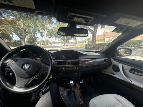 Used 2013 BMW 335i Convertible image 21