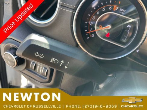 Used 2020 Jeep Gladiator Overland AWD/4WD image 15