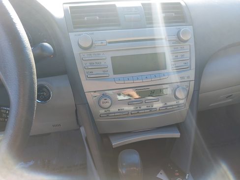 Used 2011 Toyota Camry BASE image 25
