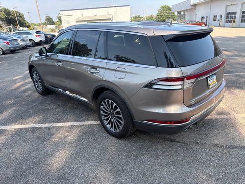 Used 2020 Lincoln Aviator Reserve AWD/4WD image 6